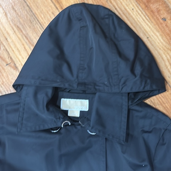 Michael kors rain jacket with No Belt - Picture 2 of 5